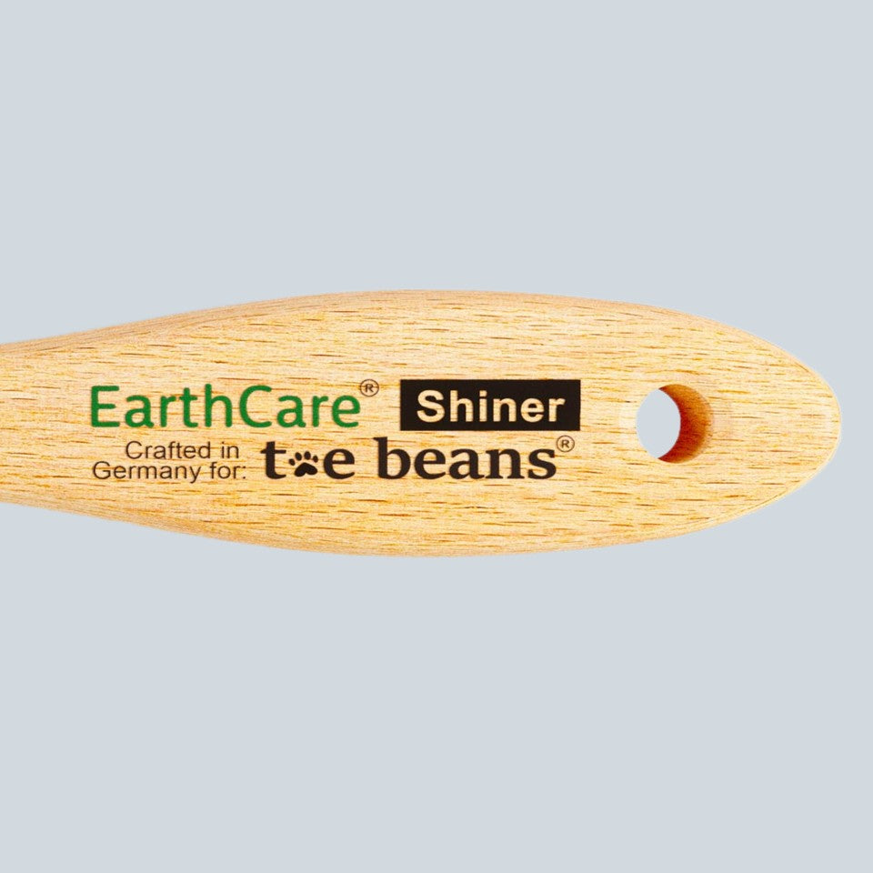 Handle of Cat Bristle brush EarthCare Shiner by toe beans