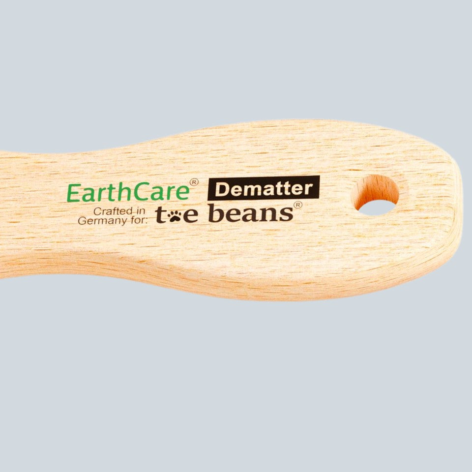 Handle of the dog pin brush EarthCare Dematter by toe beans