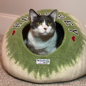 The Snugloo Classic cat cave by toe beans